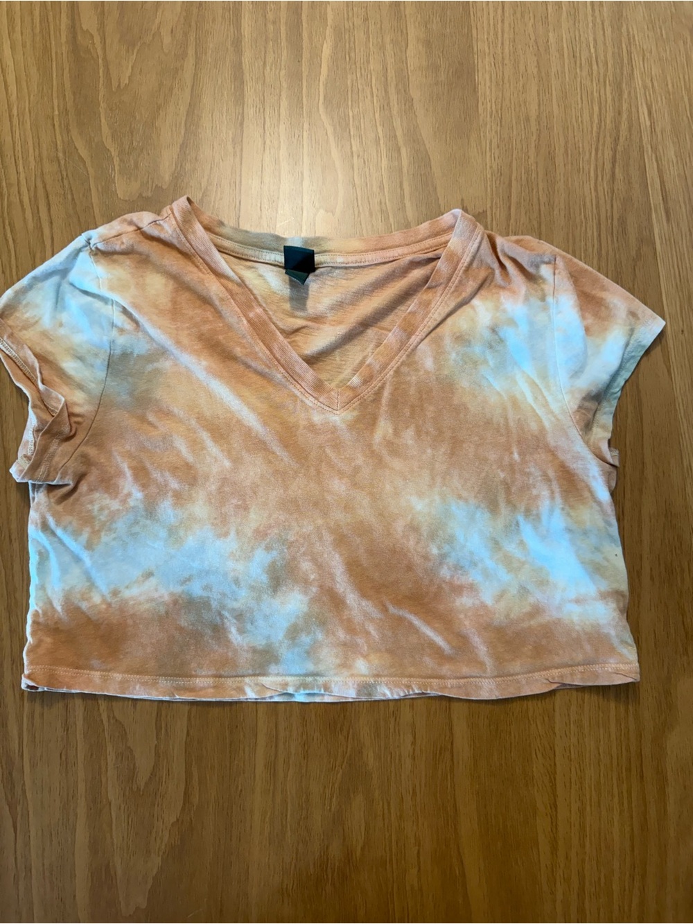 wild fable Peach and White-ish/Blue Tie-Dye V-Neck Crop Top